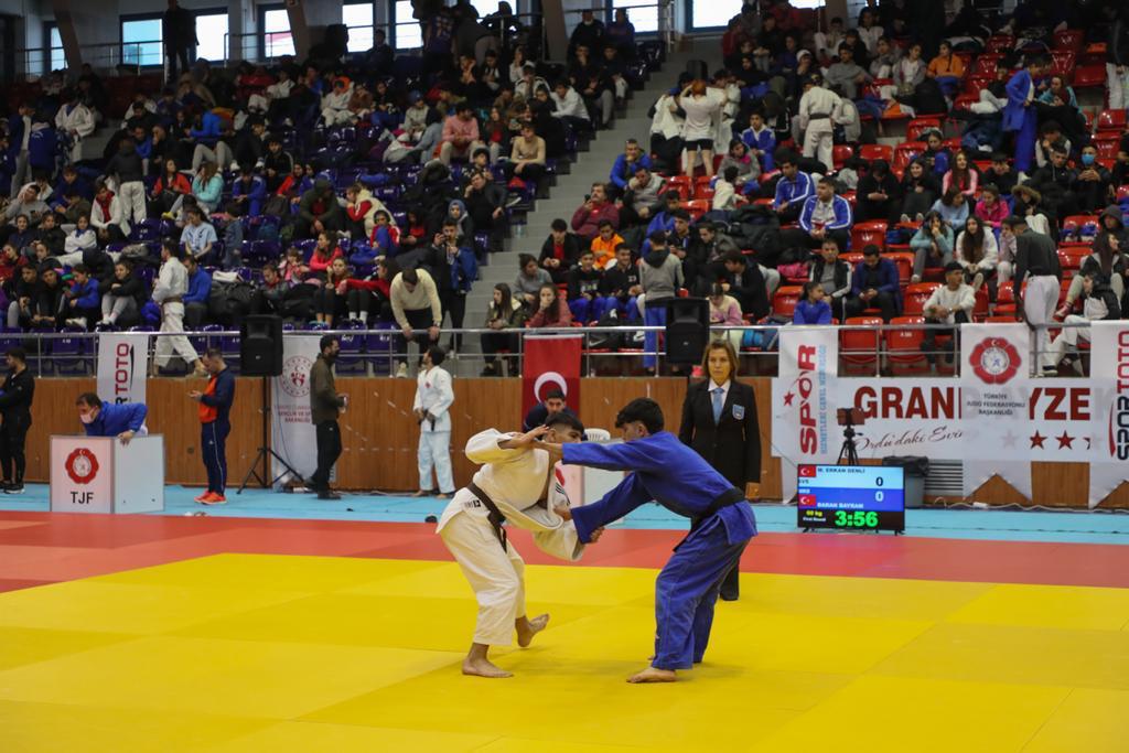 GENÇLER TÜRKİYE JUDO ŞAMPİYONASI ORDU’DA BAŞLADI