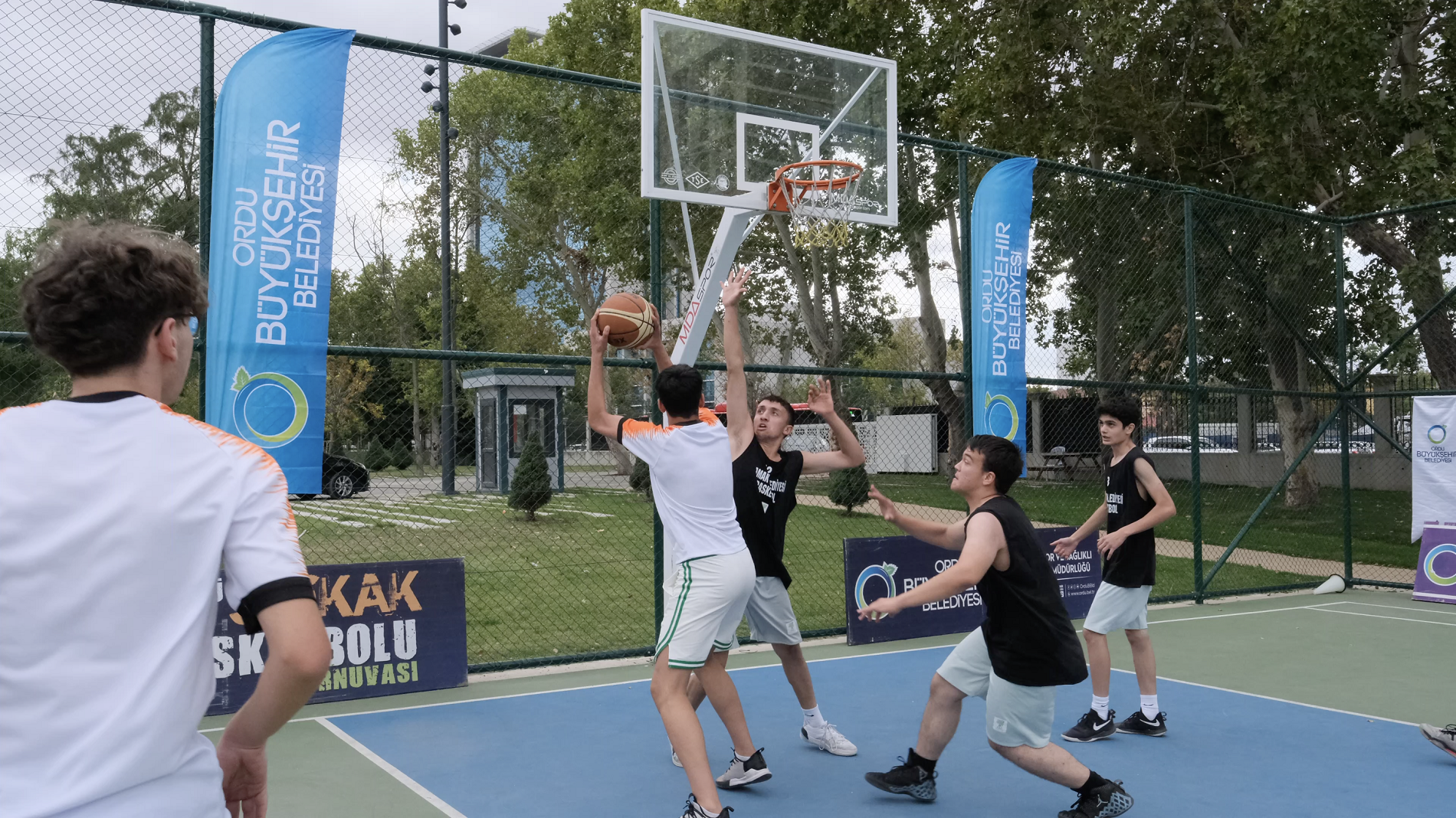 BAŞKENTTE BASKETBOL ŞÖLENİ YAŞANIYOR