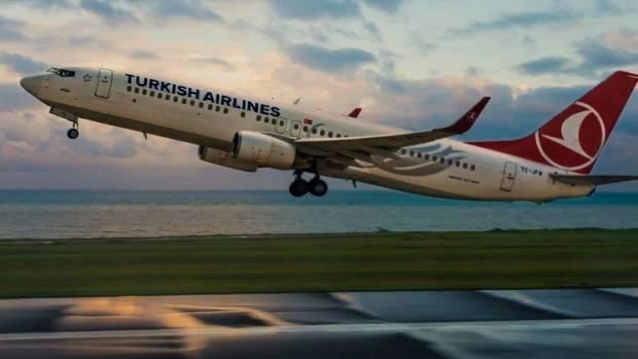 UÇAK SAATLERCE RÖTAR YAPTI