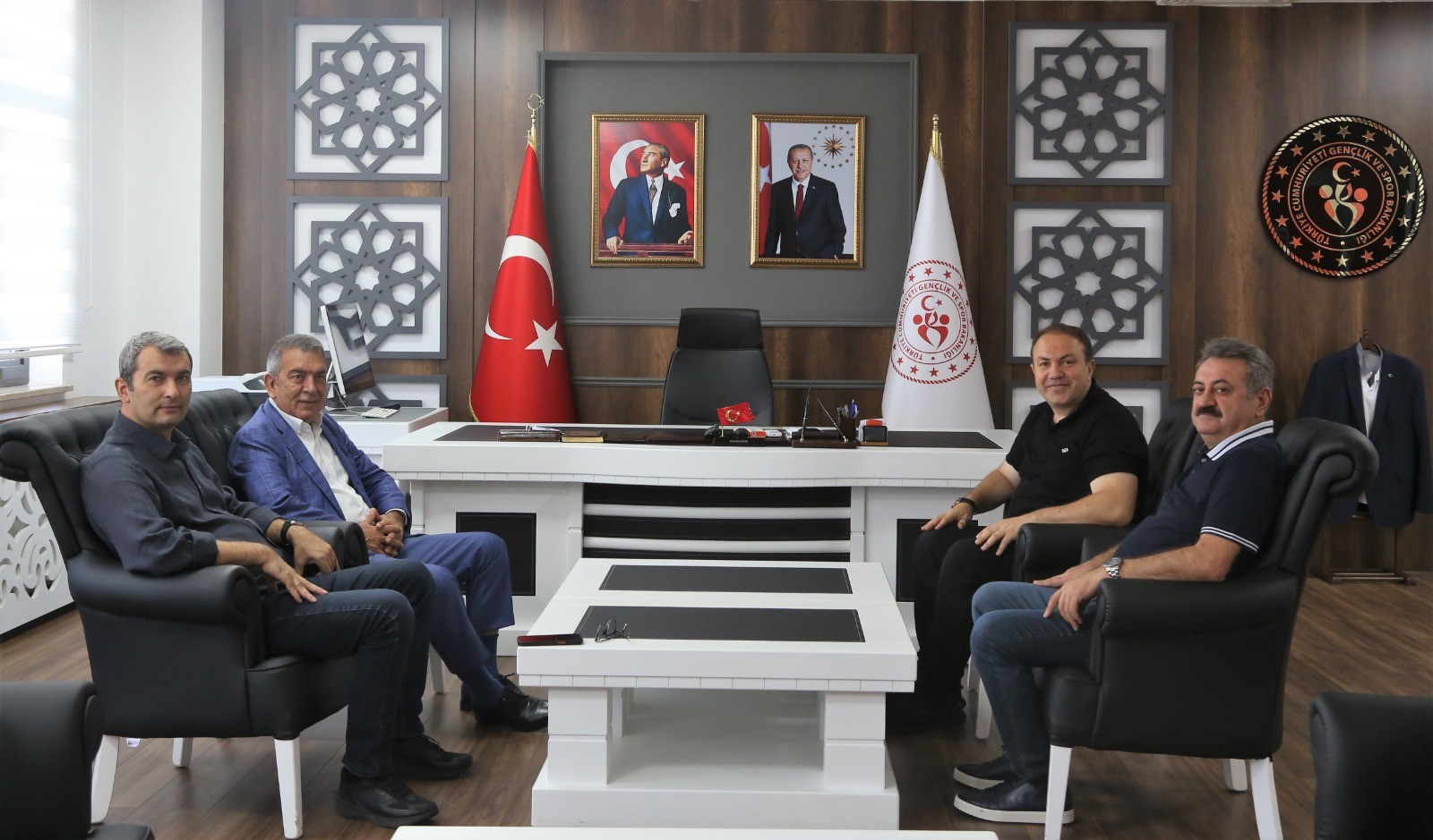 TÜRKİYE OKÇULUK FEDERASYONU BAŞKANI GENÇLİK VE SPOR İL MÜDÜRLÜĞÜNÜ ZİYARET ETTİ