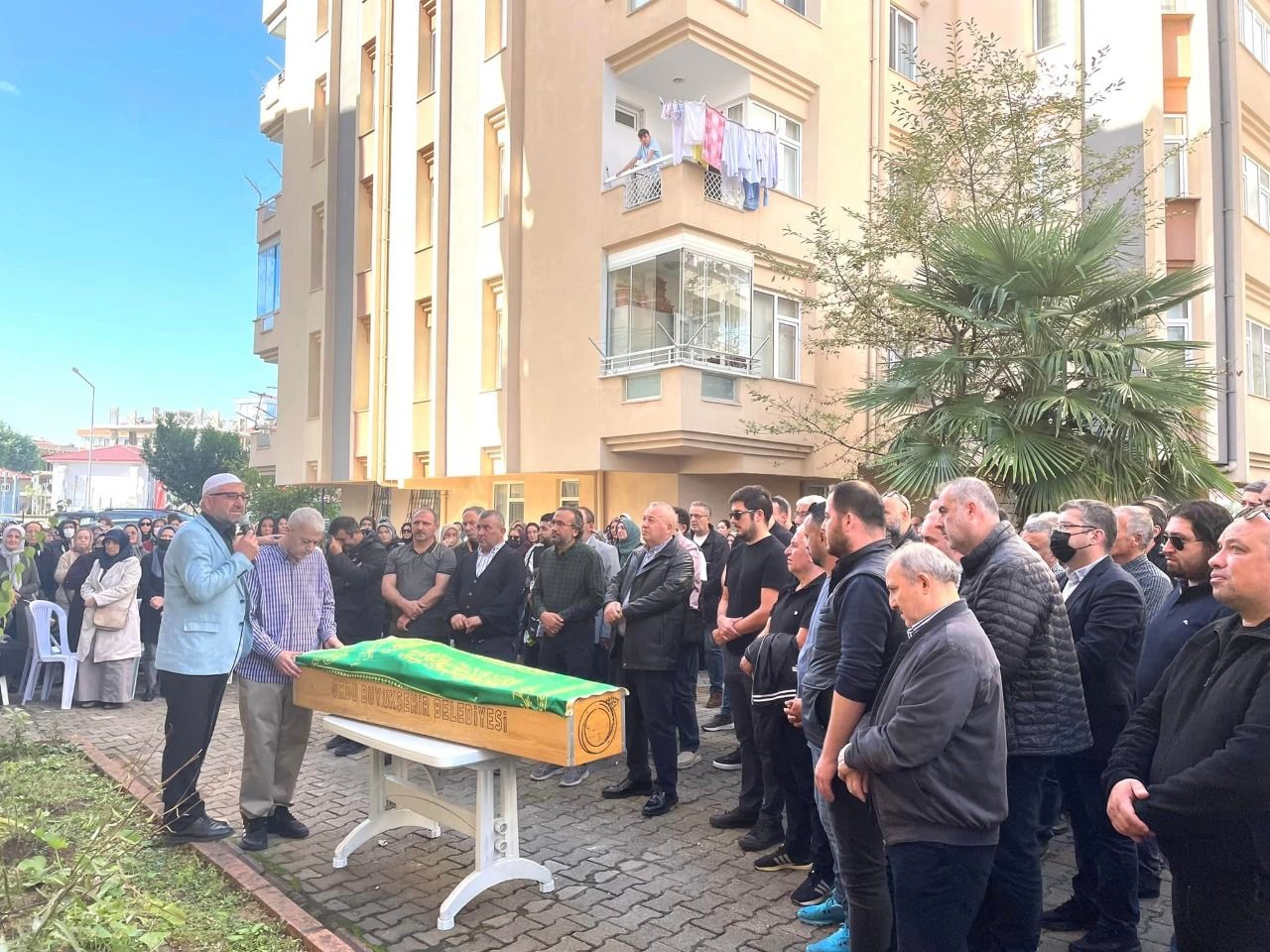 SON YOLCULUĞUNA UĞURLANDI