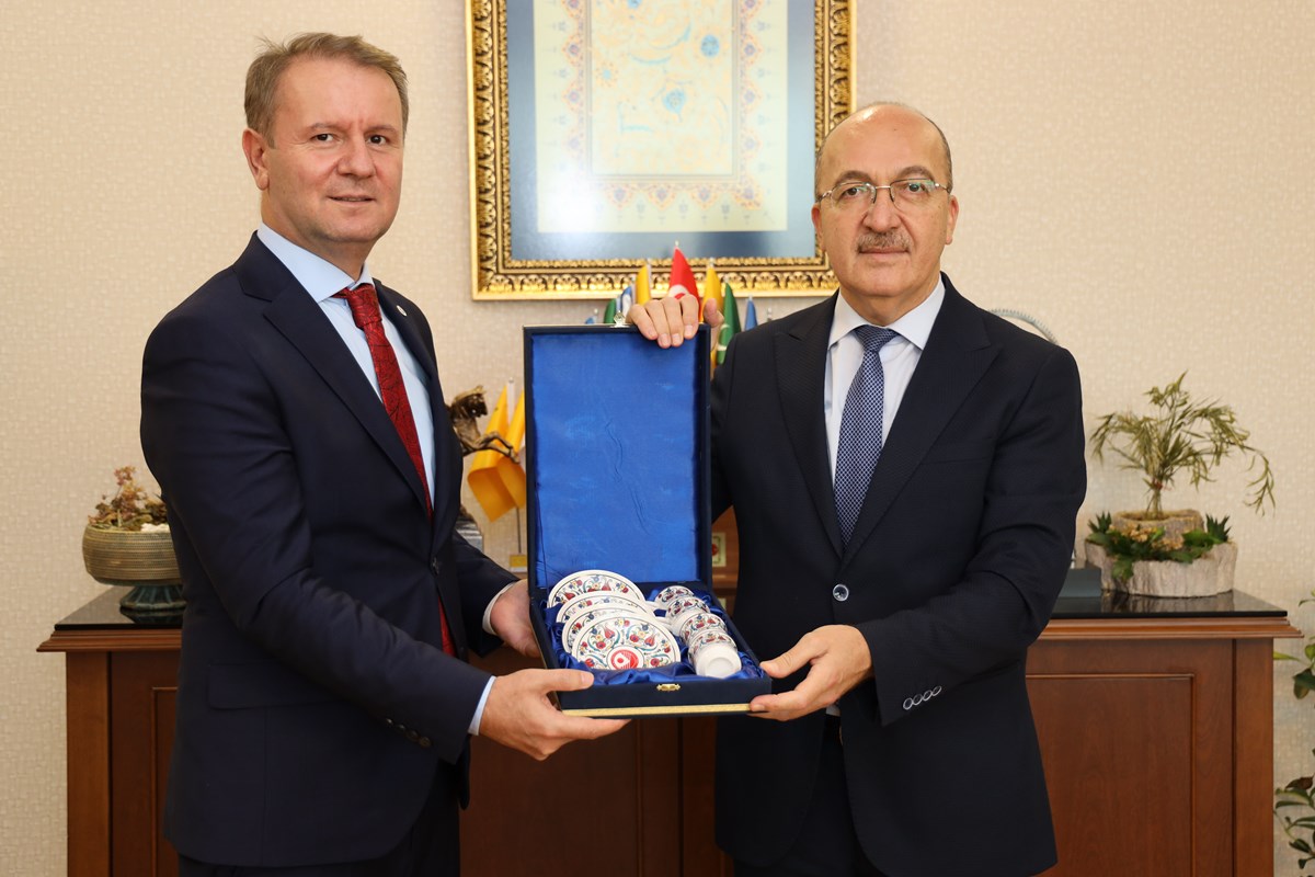 Gümüşhane Üniversitesi Rektörü Zeybek’ten Rektör Baş’a Ziyaret