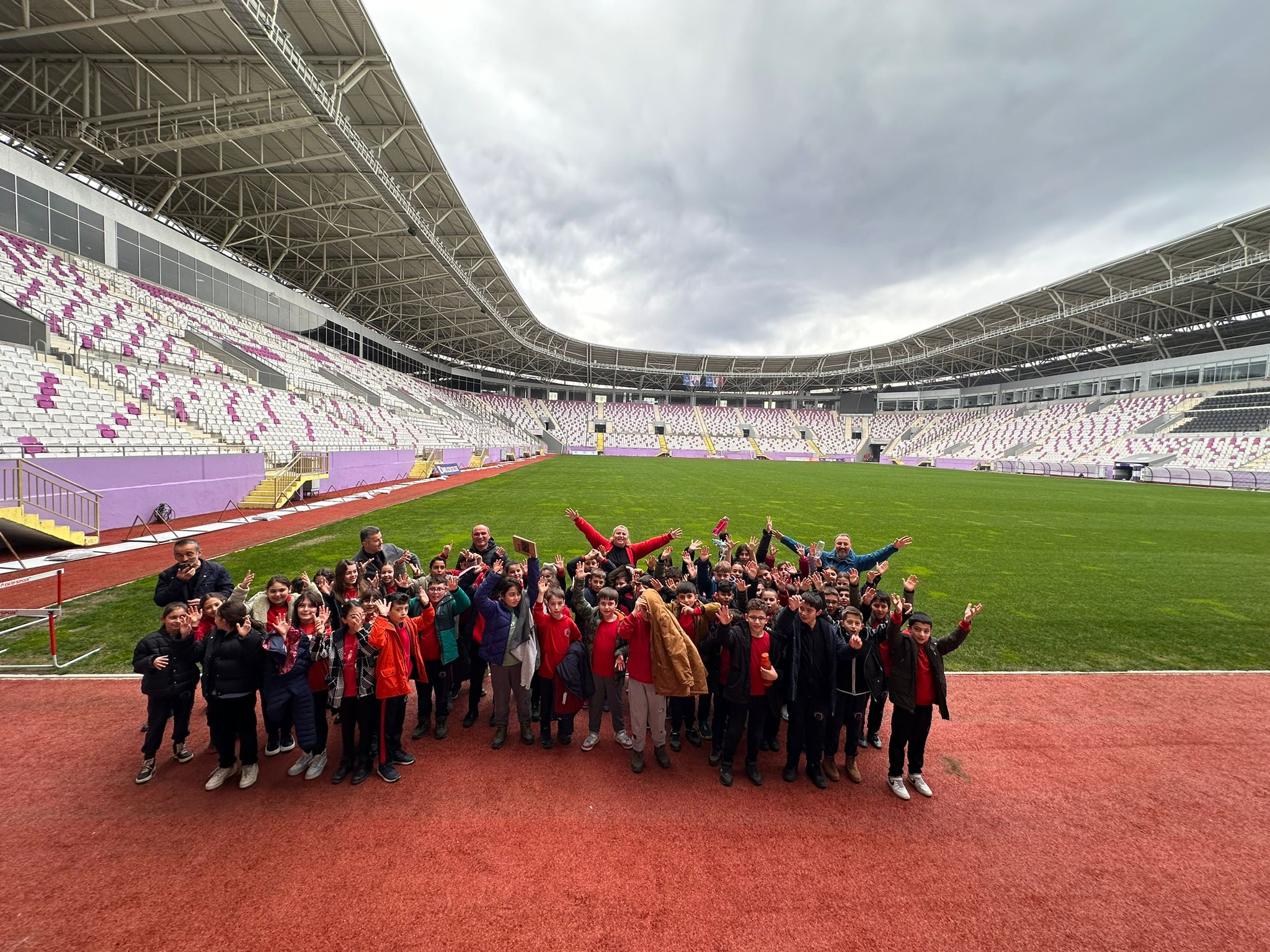 GENÇLİK MERKEZİ ÖĞRENCİLERİ AĞIRLADI