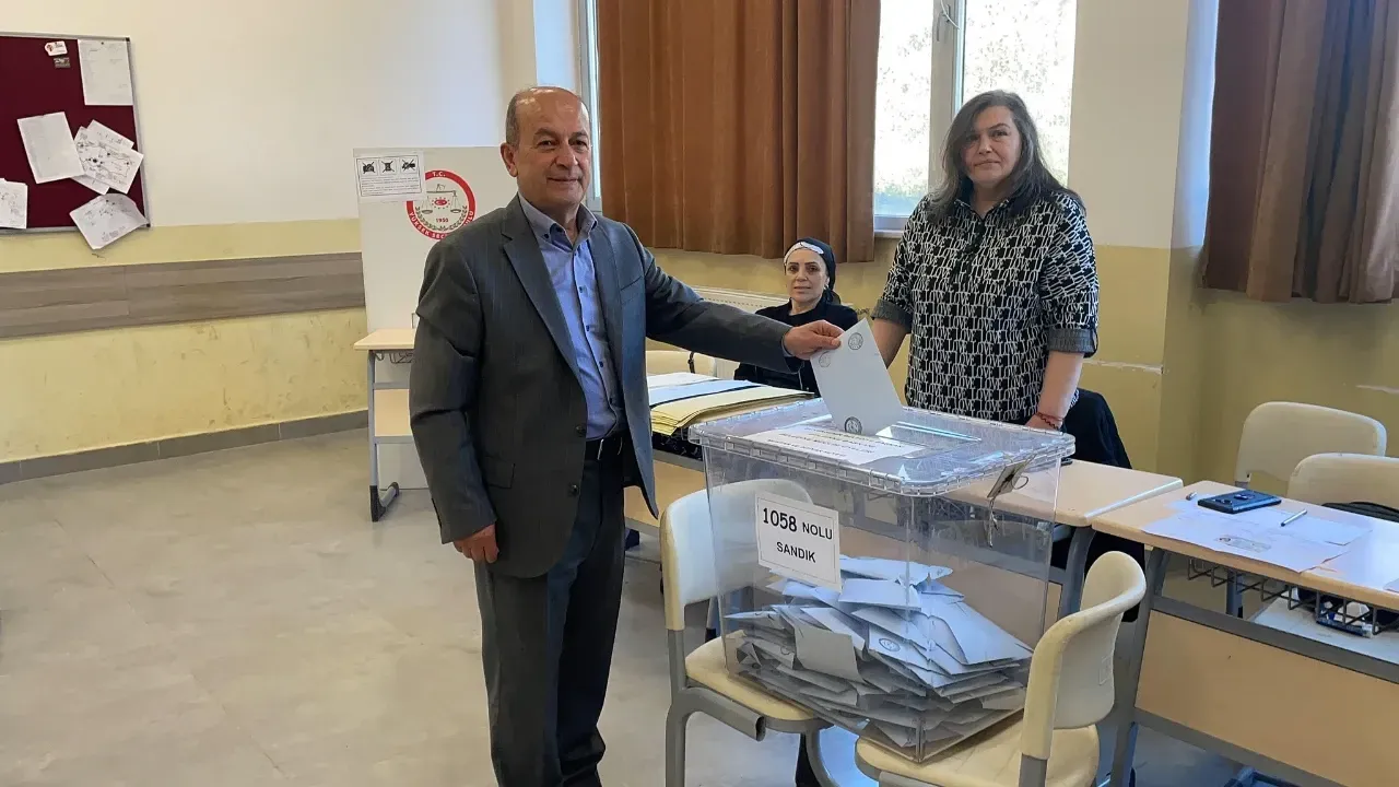 ZEKİA SANA OYUNU KULLANDI