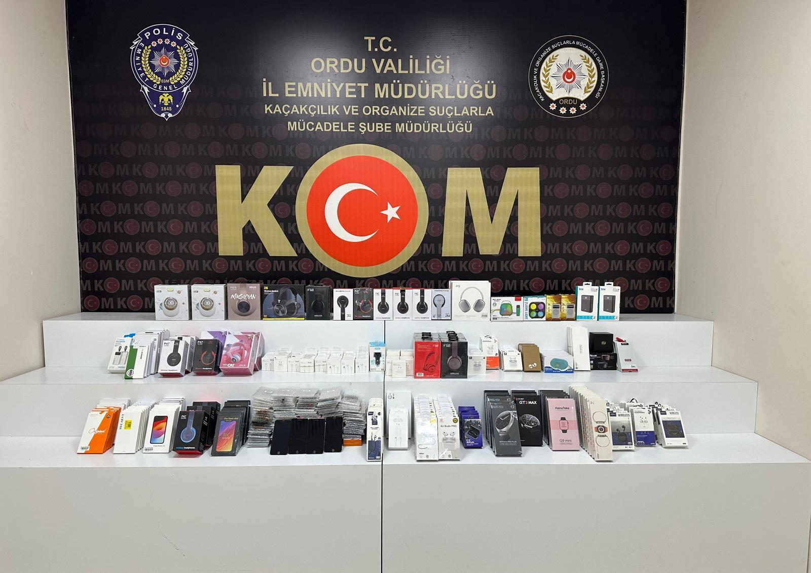 414 KAÇAK TELEFON ELE GEÇİRİLDİ