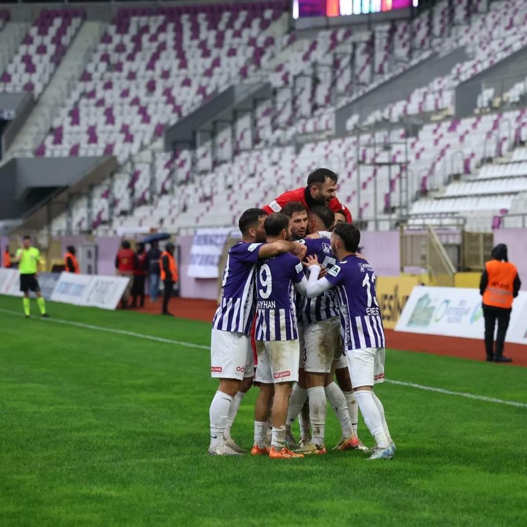 DURDURULAMIYOR! 3 PUAN 3 GOLLE GELDİ