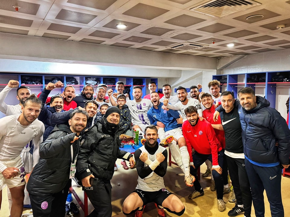 ADIM ADIM ŞAMPİYONLUĞA!