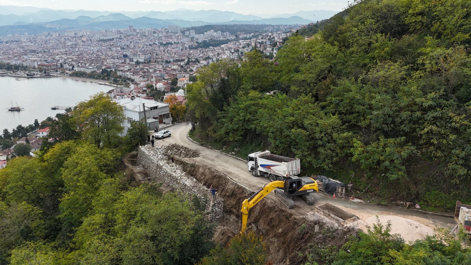 DAR VE KULLANIŞSIZ YOLLAR GENİŞLETİLİYOR