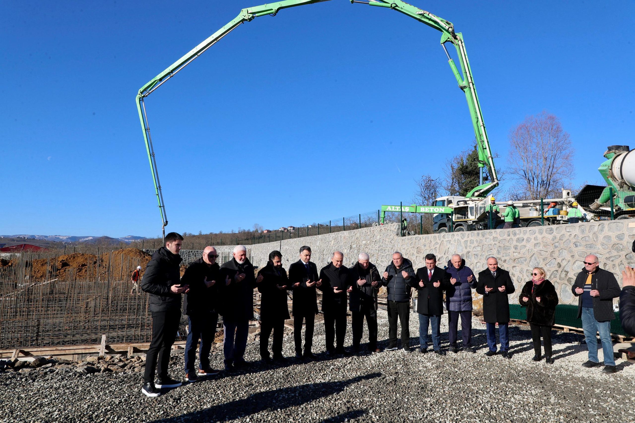 Vali Erol, Hayırsever Altaş Ailesi Tarafından Yaptırılan Anaokulu İnşaatında İncelemede Bulundu