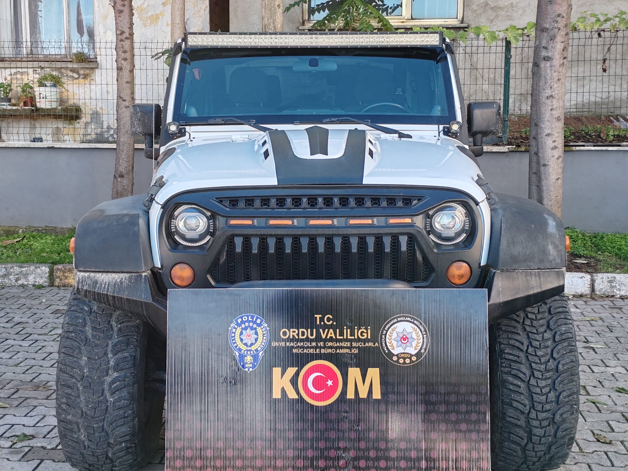 Şase Numarası Değiştirilen 2 Araca El Konuldu! 2 Şüpheliden 1’i Yakalandı