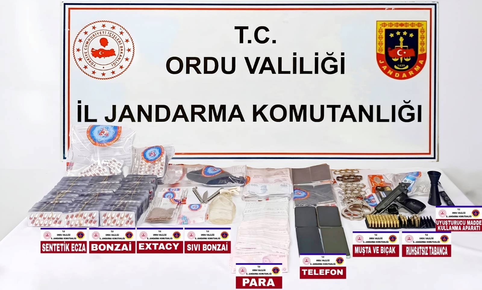 ÜNYE’DE 5 UYUŞTURUCU TACİRİ YAKALANARAK CEZAEVİNE GÖNDERİLDİ!