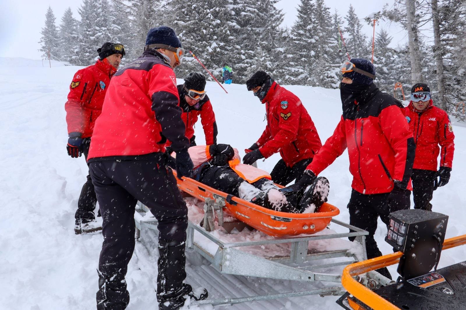 Çığda Arama Kurtarma ile Soğuklarla Mücadele Tatbikatı Gerçekleştirildi