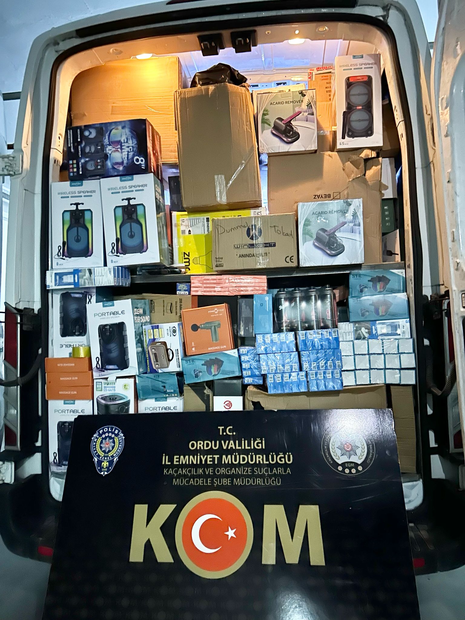 EMNİYETTEN KAÇAK EMTİA OPERASYONU!