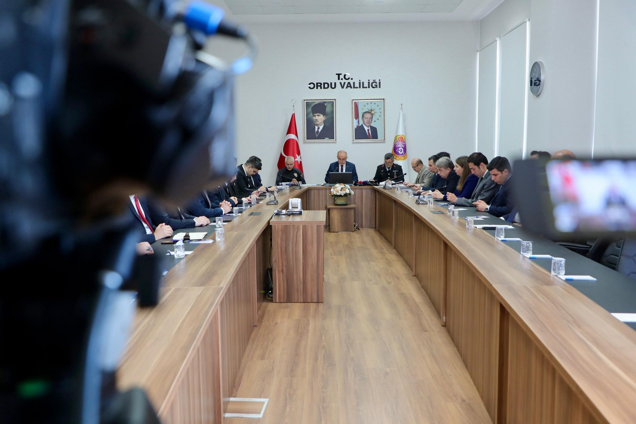 Vali Erol, Basın Mensuplarına Değerlendirmelerde Bulundu