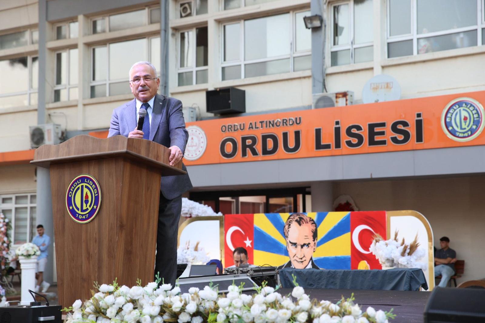 BAŞKAN GÜLER: “MEMLEKETLERİNE FAYDA SAĞLAYAN GÜZEL İNSANLAR OLUN”