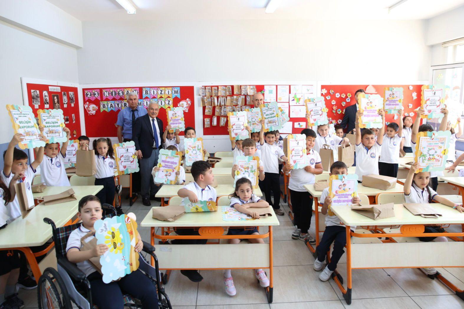 BAŞKAN GÜLER ÖĞRENCİLERİ YALNIZ BIRAKMADI