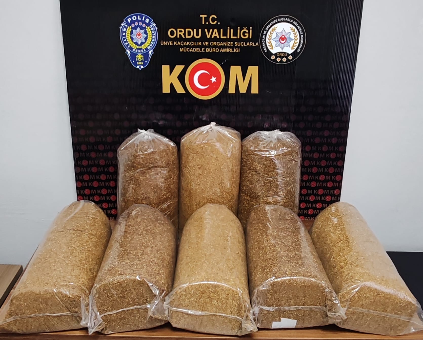 ÜNYE’DE KARGOYLA GELEN 40 KG TÜTÜNE EL KONULDU