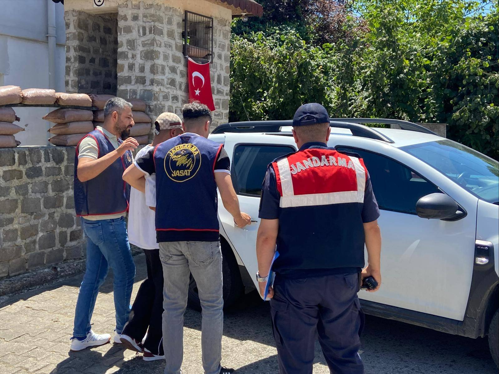 GEÇEN HAFTA JANDARMA 23 ŞÜPHELİYİ YAKALADI 12’Sİ TUTUKLANDI