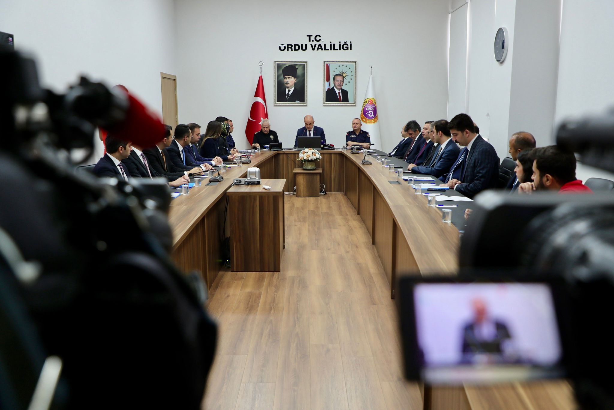 Vali Erol, “Şehrimizin Huzuru İçin Canla Başla Çalışıyoruz”