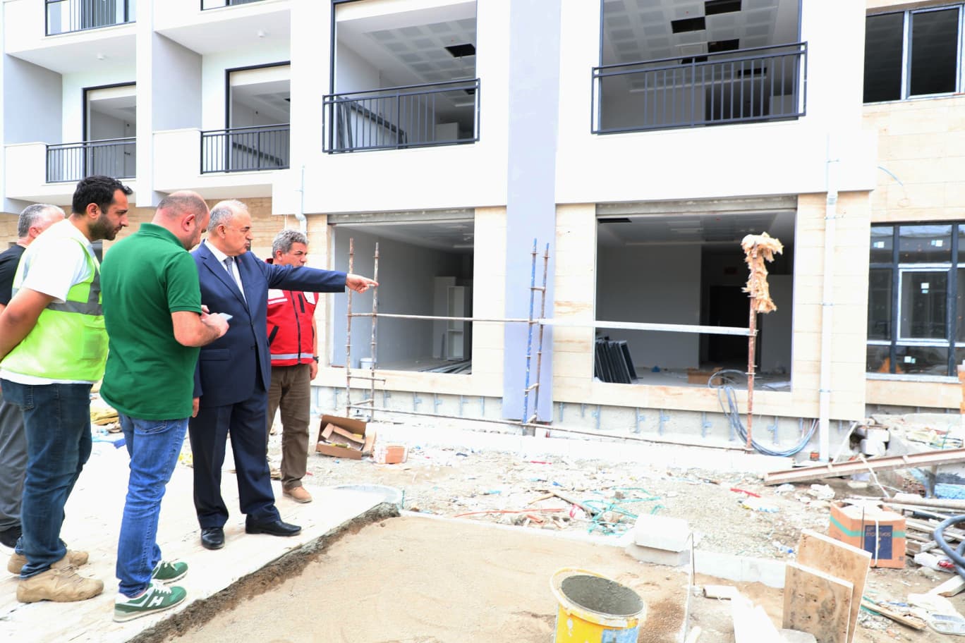 Vali Erol, Ahmet Cemal Mağden Huzurevi İnşaatında İncelemede Bulundu