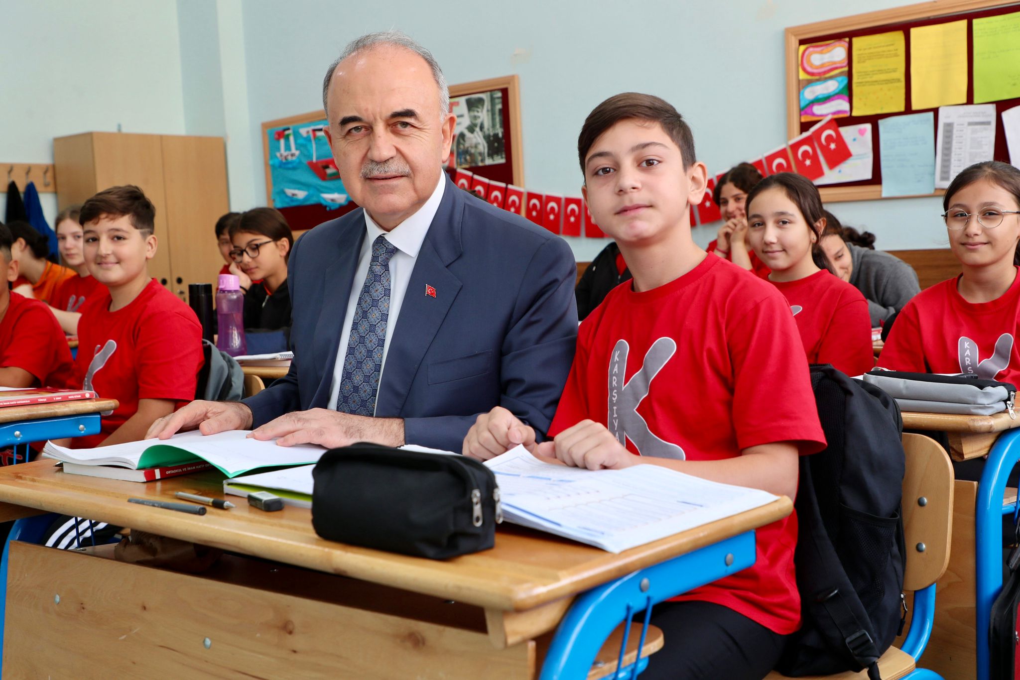 Vali Erol, Ortaokul Öğrencisinin Sözünü Yerine Getirdi