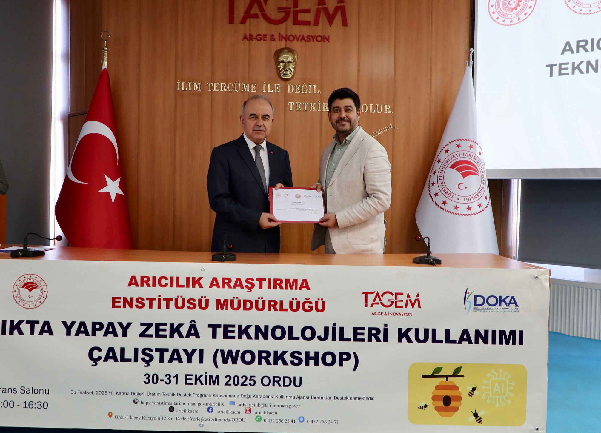 Vali Erol, Arıcılıkta Yapay Zekâ Teknolojileri Kullanımı Çalıştayı’na Katıldı