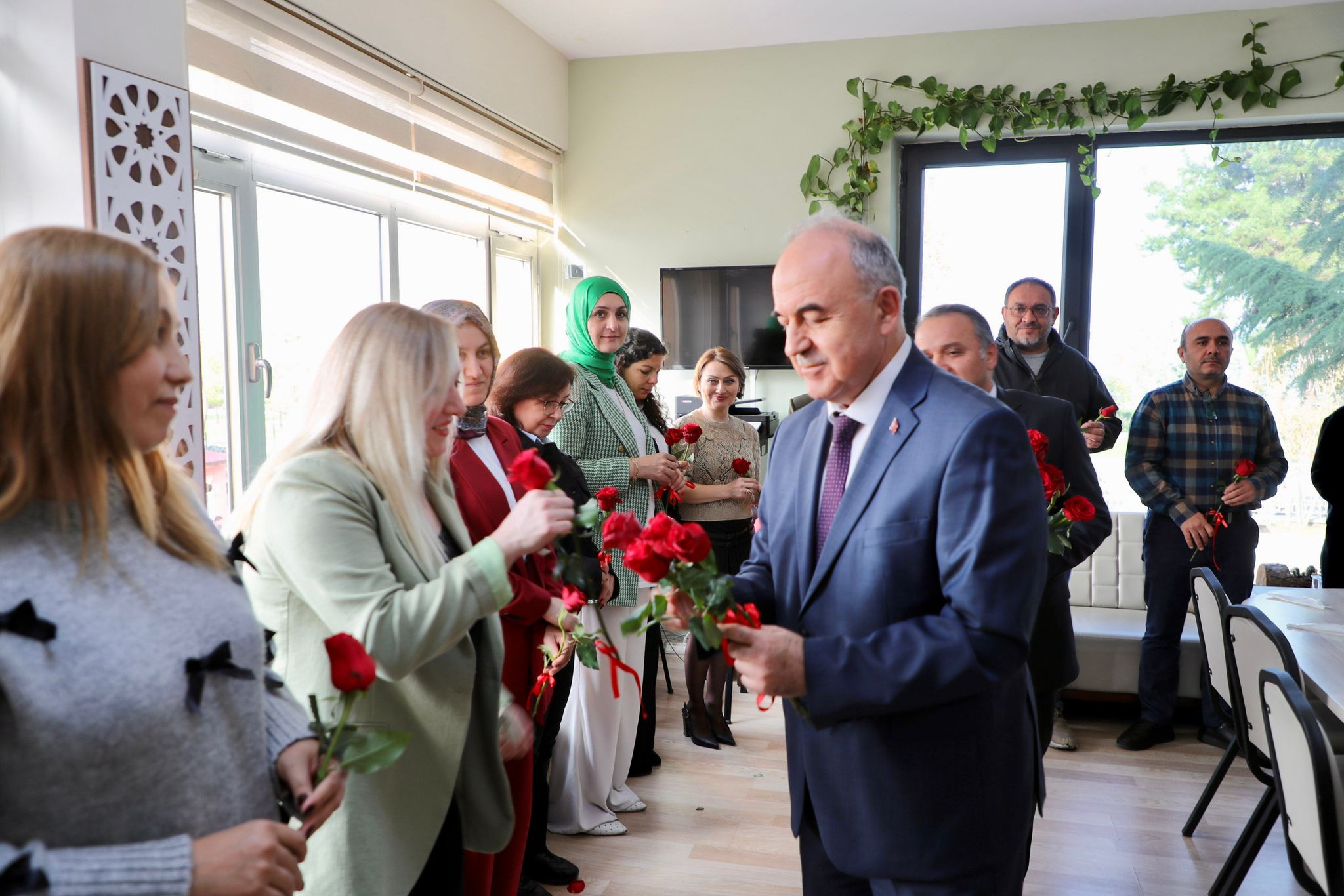 Vali Erol’dan Öğretmenler Günü Ziyareti